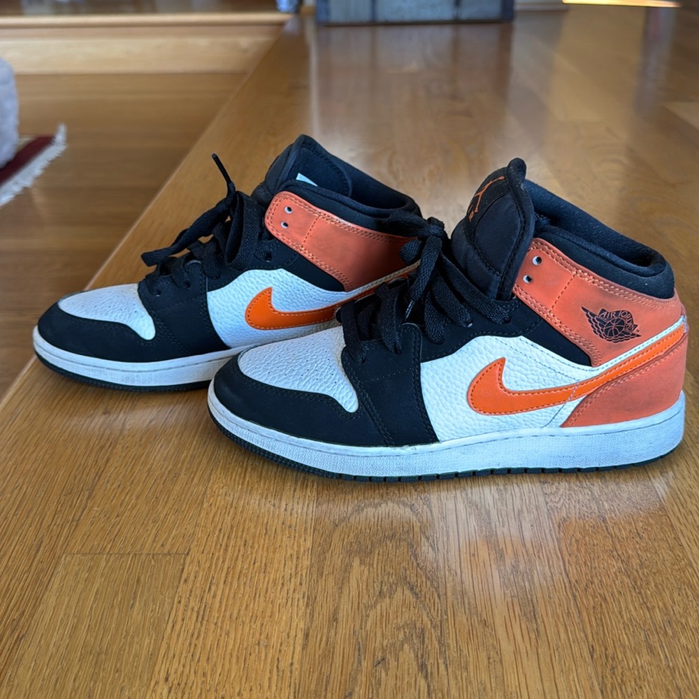 Nike Air Jordan 1 Mid Shattered Backboard 2019 Size 7 554725 058